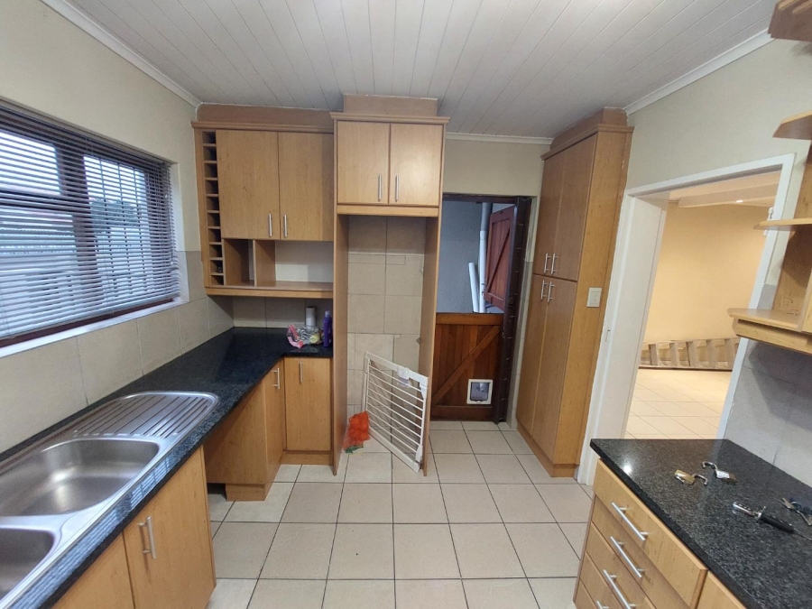 To Let 3 Bedroom Property for Rent in Bracken Heights Western Cape